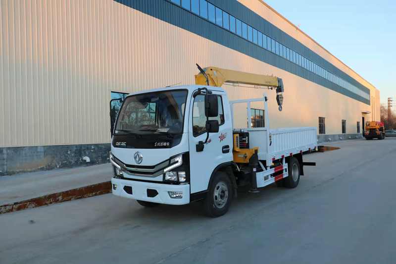 東風(fēng)D6隨車(chē)吊（藍(lán)牌）
