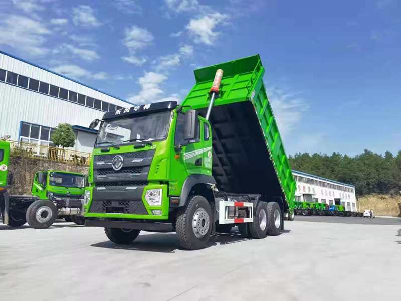 東風后八輪自卸車