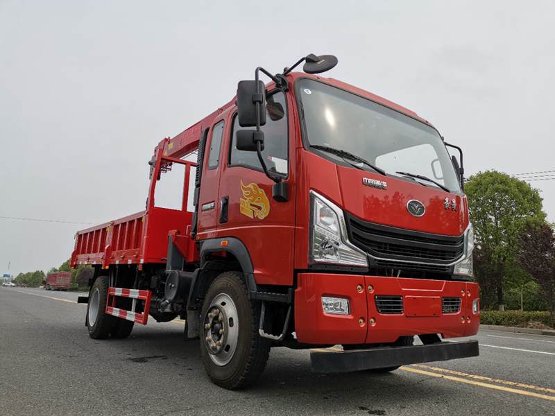 重汽豪曼隨車(chē)吊（4-4.2米貨廂）