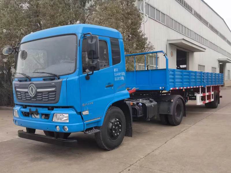 東風(fēng)天錦半掛教練車(chē)